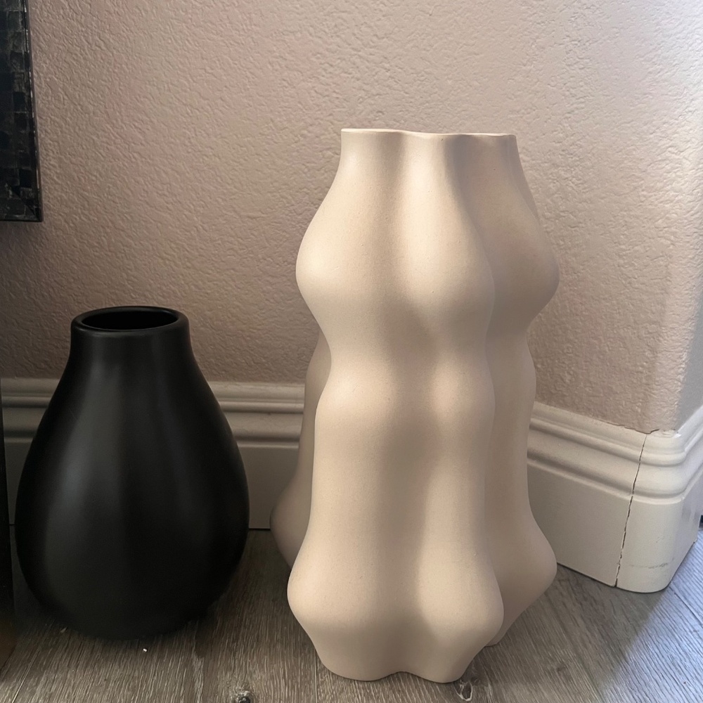 West Elm Matte Black Ceramic Vase Modern Minimalist Bottle Vase 9" - Picture 5 of 5